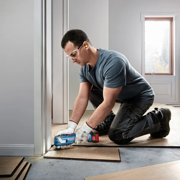 เครื่องตัดหญ้าไร้สายอเนกประสงค์ Bosch GOP 185-LI ตัดพื้นไม้ได้.