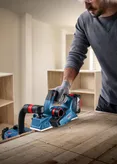 เครื่องไสไม้ไร้สาย Bosch GHO 185-LI ช่วยทำให้พื้นผิวไม้เรียบเนียน