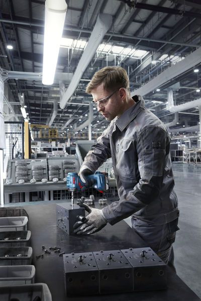 ประแจกระแทก Bosch ISR 18V-30 PHX สำหรับการใช้งานในอุตสาหกรรม.