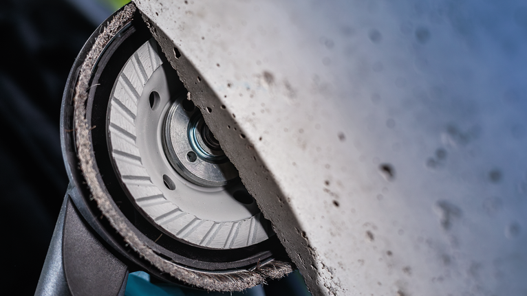 ใบตัดเพชรเจียรลงผิวคอนกรีต.