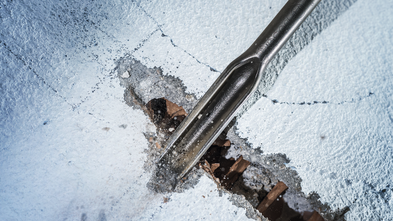 สิ่วเจาะทะลุคอนกรีตสำหรับงานรื้อถอน