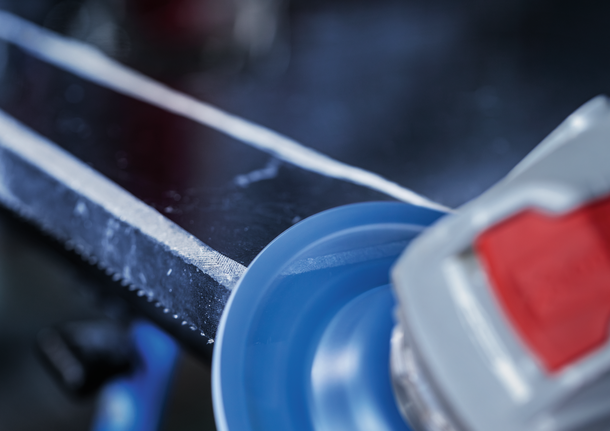 แผ่นขัด Bosch สำหรับขัดผิวโลหะให้เรียบ.