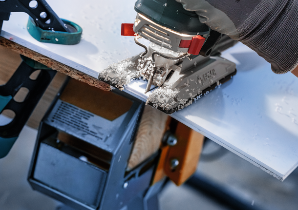 ใบเลื่อยจิ๊กซอว์ Bosch ตัดแผ่นลามิเนต.