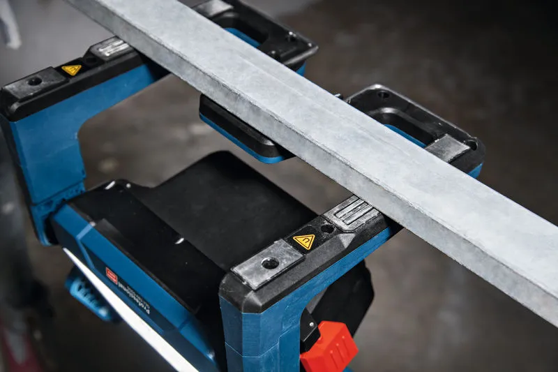 ไฟส่องสว่างหน้างานแบบไร้สายส่องสว่างพื้นที่ทำงานใต้คานโลหะ