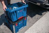 ระบบจัดเก็บลัง Bosch L-BOXX Contractor แบบวางซ้อนกันบนกระเป๋าหิ้ว